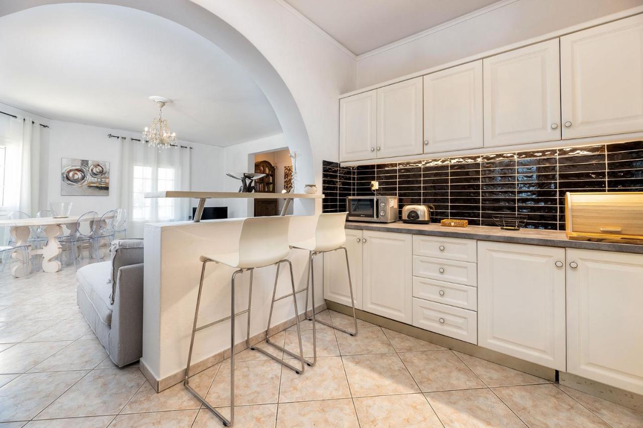 Daphne'S Lux Villa Paraspori  Luaran gambar